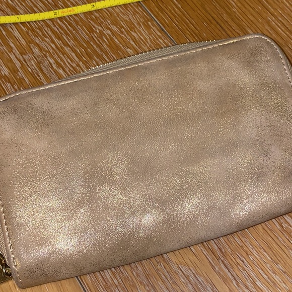 Universal Zip Wallet with Wrist Strap Metallic Gold - Picture 5 of 6